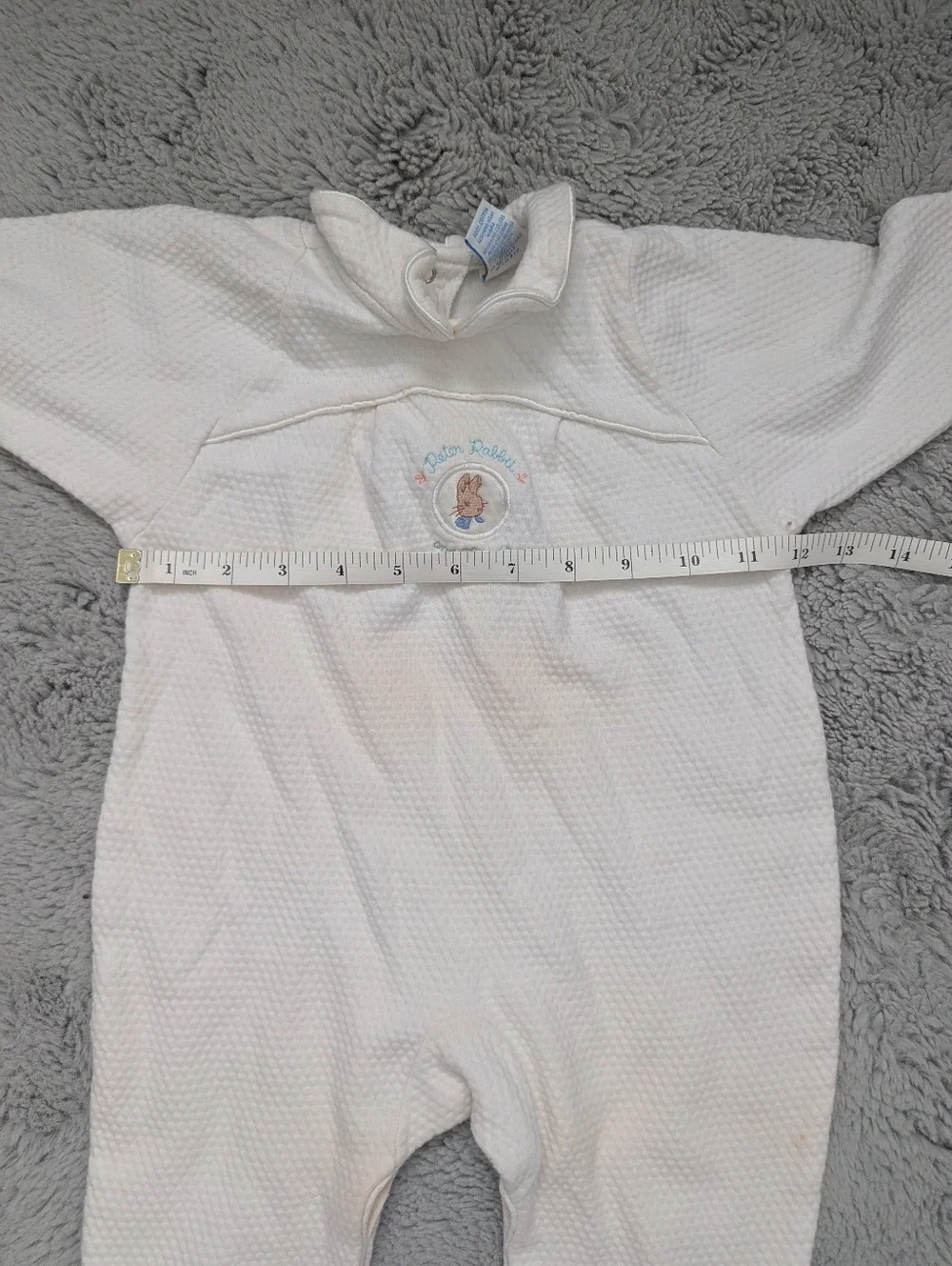Vintage 90s Peter Rabbit & Friends Quilted One Piece Romper White | Large